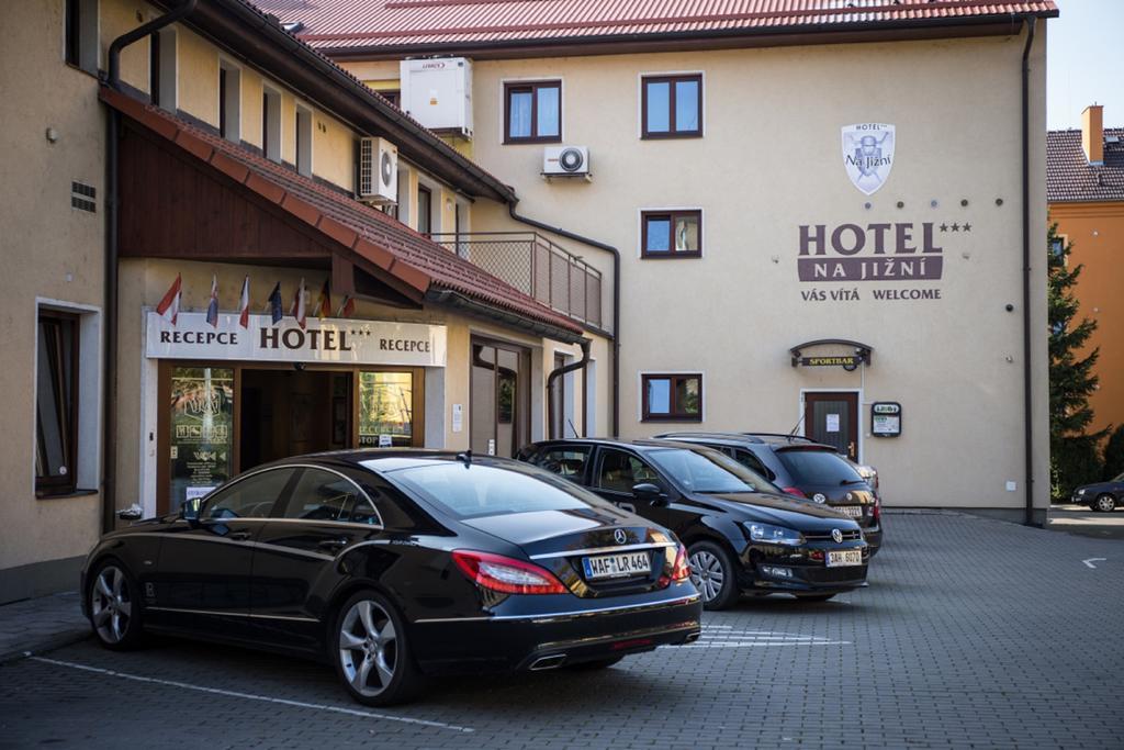 Hotel Na Jizni เจรรอฟ ภายนอก รูปภาพ