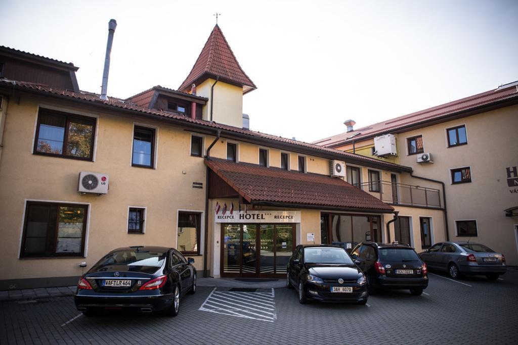 Hotel Na Jizni เจรรอฟ ภายนอก รูปภาพ
